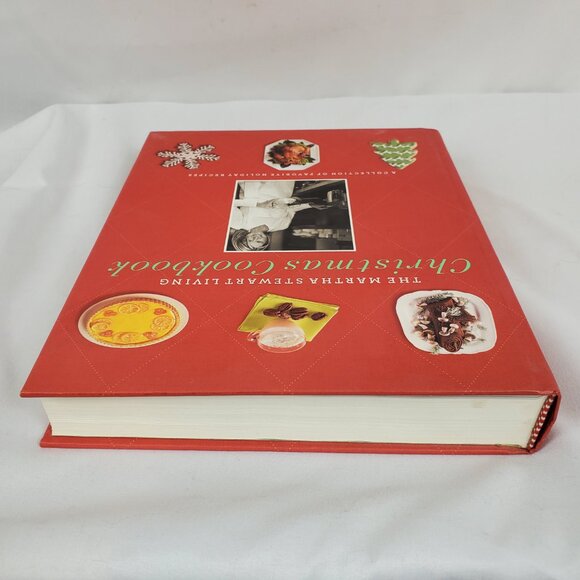 The Martha Stewart Living Christmas Cookbook by Martha Stewart Hardback - Picture 5 of 10